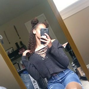 Croped V-neck Sweater